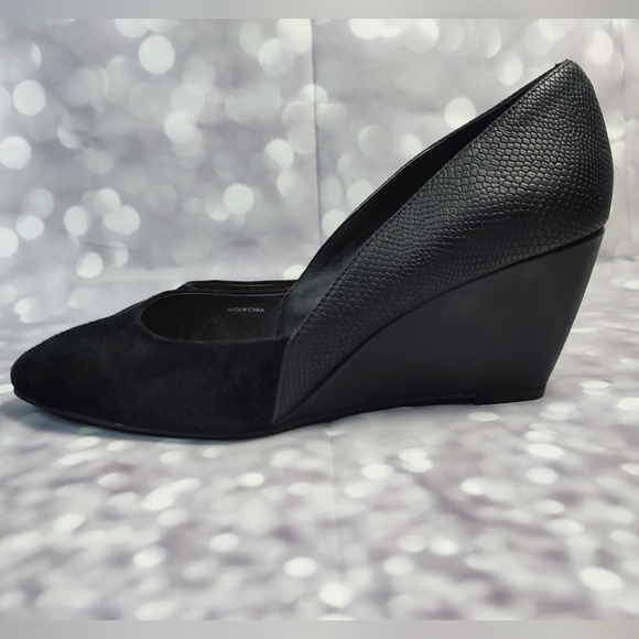 Tahari EUC Black Leather Suede Closed Toe Wedges - Picture 10 of 12